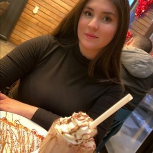 Meet your Posher, Yasmine naida